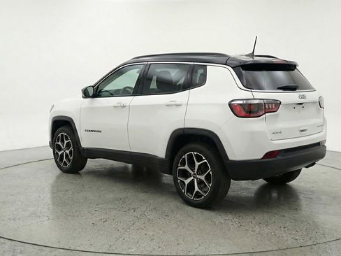 Used 2025 Jeep Compass Limited image 5