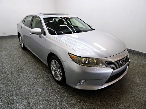 Used 2013 Lexus ES 350 w/ Premium Pkg FWD image 4