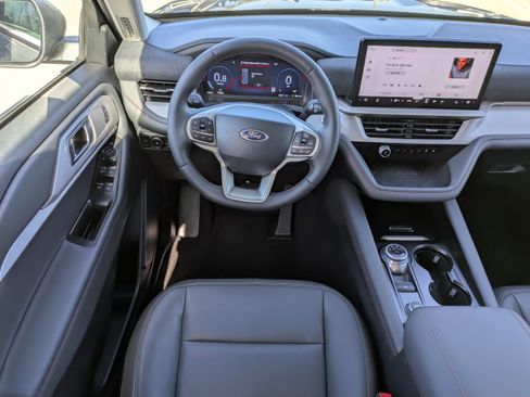Certified 2025 Ford Explorer Active w/ Active Comfort Package image 20