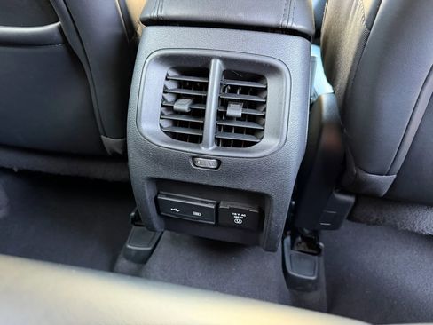 Used 2020 Jeep Cherokee Latitude Plus FWD image 18