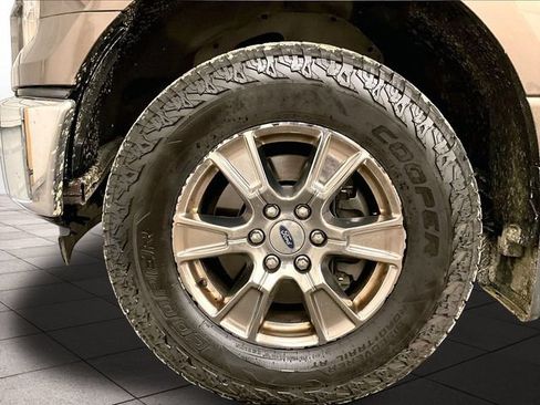 Used 2015 Ford F150 XLT w/ Equipment Group 301A Mid AWD/4WD image 9