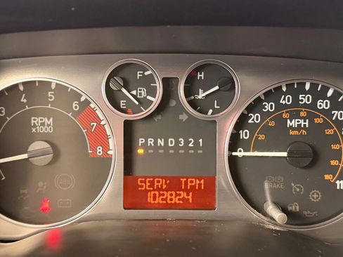Used 2010 HUMMER H3 AWD/4WD image 5