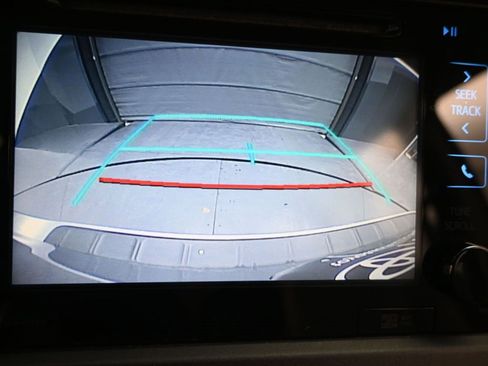 Used 2015 Toyota Sienna XLE image 28