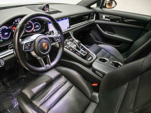 Certified 2018 Porsche Panamera RWD image 4