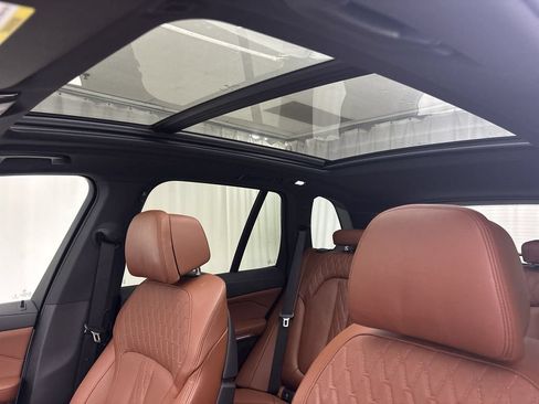 Used 2024 BMW X5 xDrive40i w/ Premium Package AWD/4WD image 23