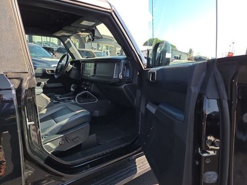 Used 2022 Ford Bronco Outer Banks AWD/4WD image 13