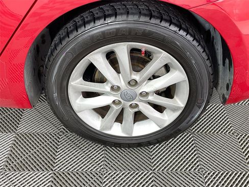 Used 2017 Kia Forte S image 31