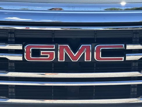 Used 2023 GMC Acadia SLT w/ Preferred Package FWD image 31