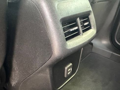 Used 2019 Chevrolet Equinox LS image 29