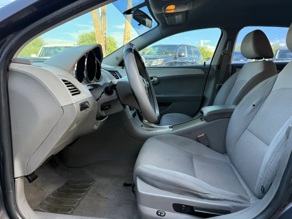 Used 2011 Chevrolet Malibu LT FWD image 39