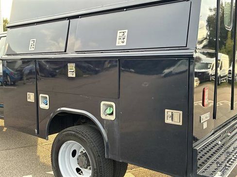 Used 2022 Ford F450 XLT w/ XLT Value Package image 17