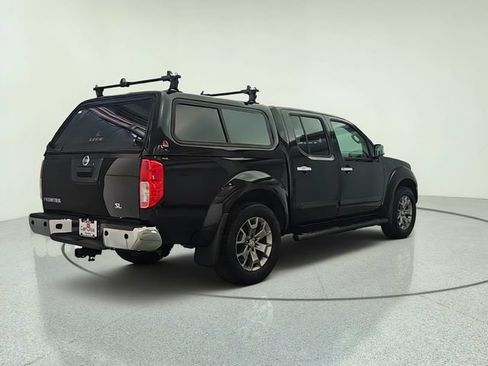 Used 2015 Nissan Frontier SL w/ Moonroof Package AWD/4WD image 6
