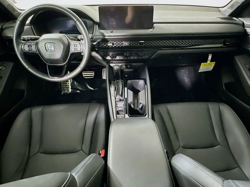 Used 2025 Honda Accord Sport image 16