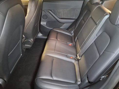 Used 2021 Tesla Model Y Long Range image 14