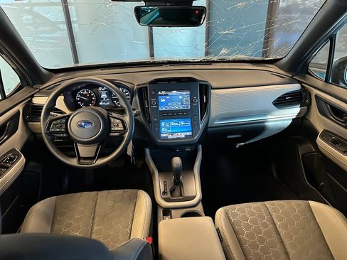 Used 2025 Subaru Forester AWD/4WD image 9