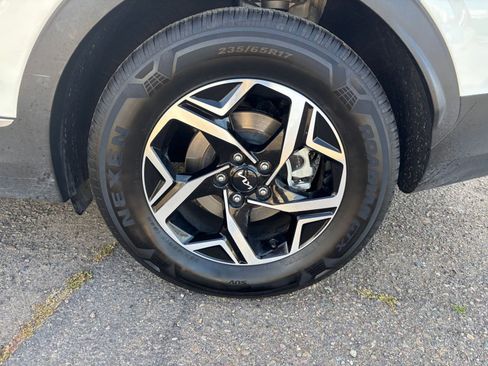 Used 2025 Kia Sportage LX FWD image 29