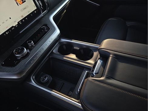 Used 2025 Ford Expedition Tremor image 20