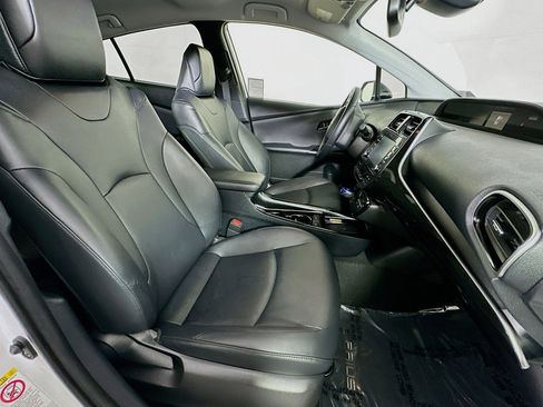 Used 2022 Toyota Prius image 8