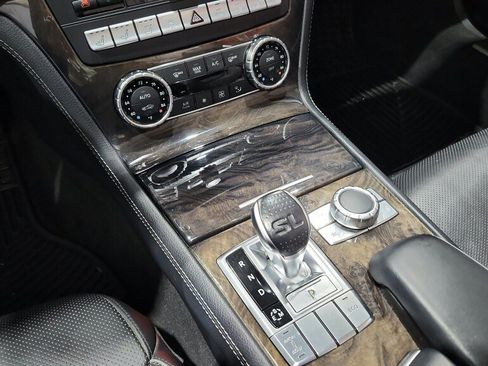Used 2013 Mercedes-Benz SL 550 image 31