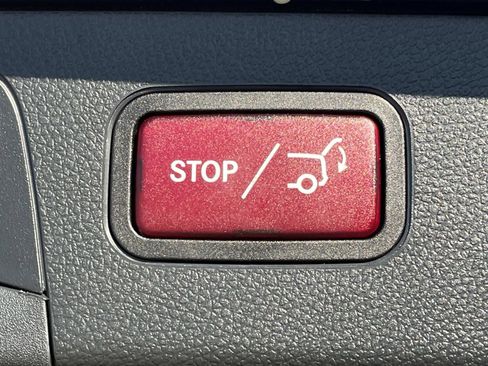 Certified 2022 Mercedes-Benz GLC 300 4MATIC image 11