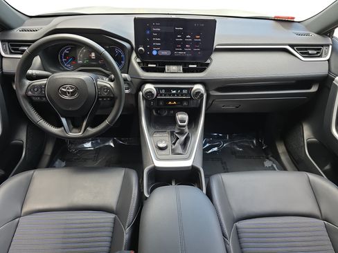 Used 2025 Toyota RAV4 XSE AWD/4WD image 9