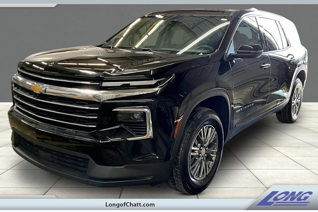 Certified 2025 Chevrolet Traverse LT FWD image 1