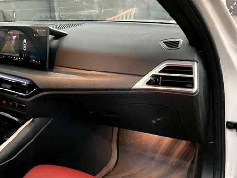 Used 2025 BMW 330i Sedan w/ Convenience Package image 19