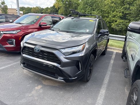 Used 2022 Toyota RAV4 XSE AWD/4WD image 37