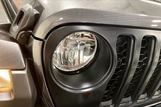 Used 2022 Jeep Gladiator Mojave w/ Cold Weather Group AWD/4WD image 28