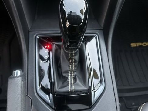 Used 2022 Subaru Crosstrek 2.5i Sport w/ Moonroof Package image 16