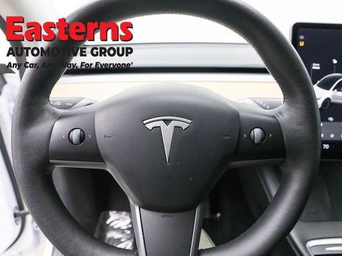 Used 2021 Tesla Model Y Long Range image 10