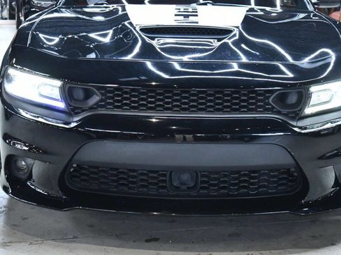 Used 2017 Dodge Charger R/T image 23