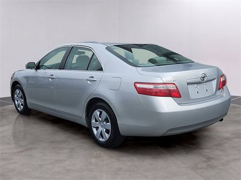 Used 2009 Toyota Camry LE image 6