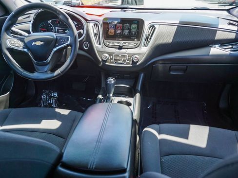 Used 2017 Chevrolet Malibu LT w/ Driver Confidence Package FWD image 14