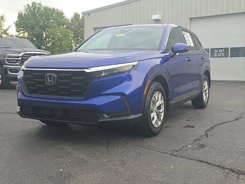 Used 2025 Honda CR-V LX image 3