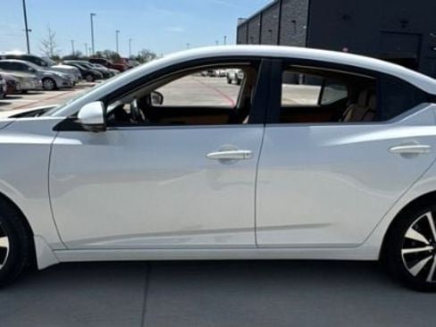 Used 2024 Nissan Sentra SV w/ SV Premium Package image 4