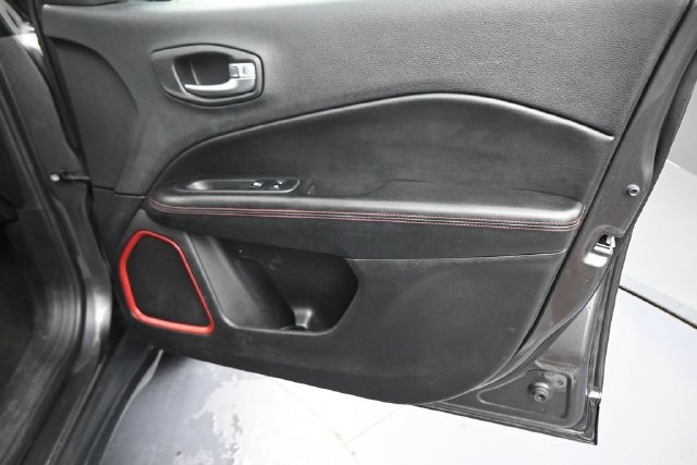 Used 2019 Jeep Compass Trailhawk AWD/4WD image 13
