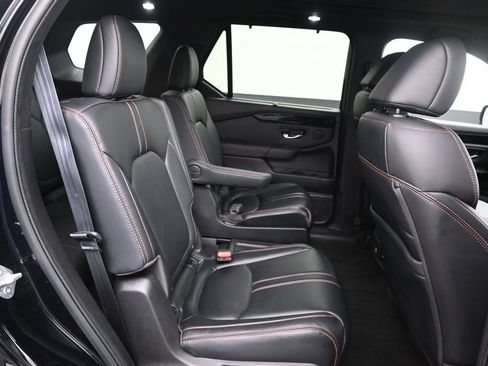 Certified 2023 Honda Pilot TrailSport image 12