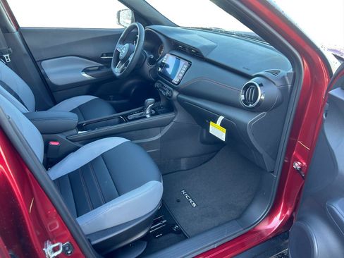 Used 2024 Nissan Kicks SR w/ SR Premium Package FWD image 22