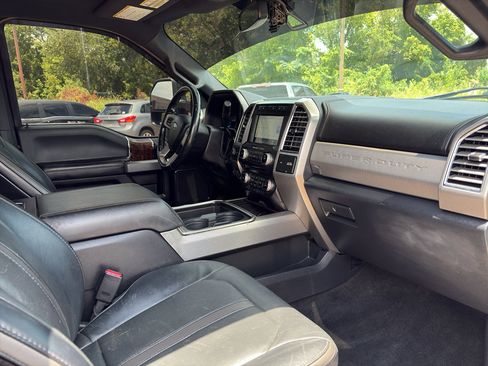 Used 2017 Ford F250 Platinum w/ Platinum Ultimate Package AWD/4WD image 11