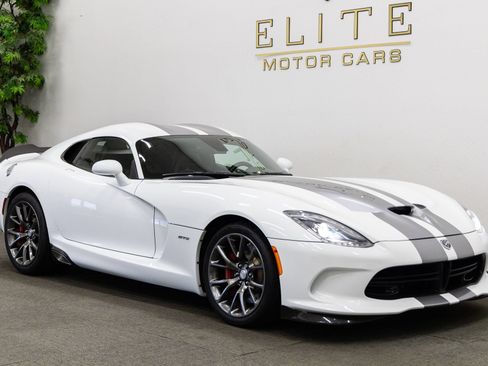 Used 2014 SRT Viper GTS w/ Exterior Carbon Fiber Package RWD image 12