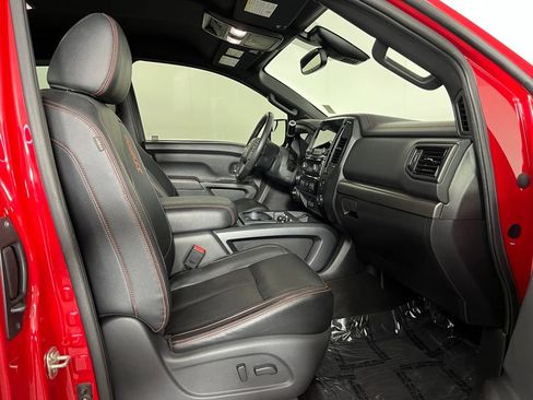 Used 2020 Nissan Titan PRO-4X w/ Pro-4x Convenience Package image 17