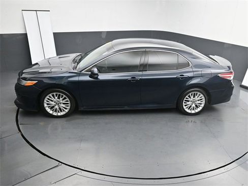 Used 2018 Toyota Camry L image 13