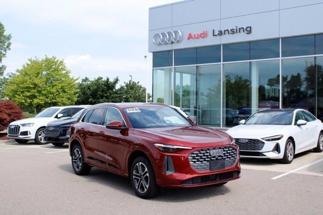 Used 2025 Audi Q5 Premium w/ Premium Plus AWD/4WD image 1