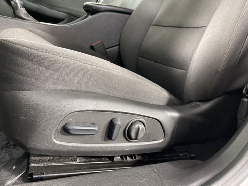 Used 2024 Chevrolet Malibu LT image 19