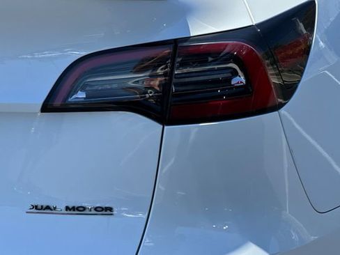 Used 2022 Tesla Model Y Performance AWD/4WD image 30