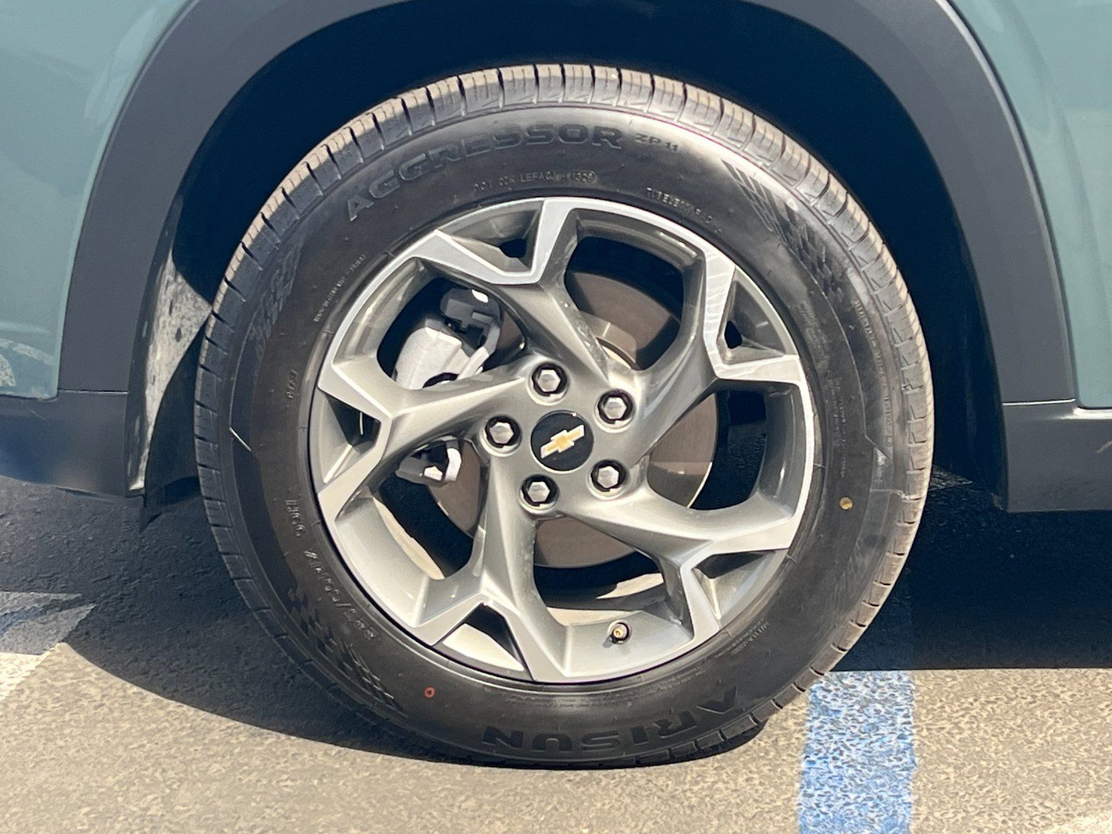 Used 2025 Chevrolet Trax LT w/ LT Convenience Package FWD image 24