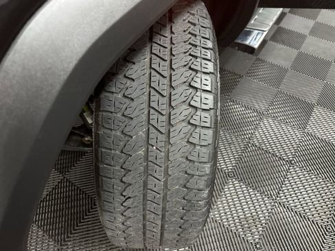 Used 2024 GMC Canyon Denali image 36