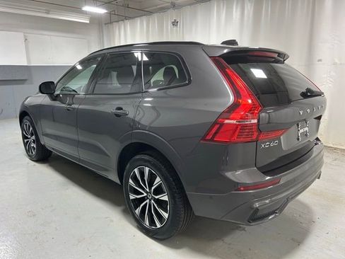 Used 2025 Volvo XC60 B5 Plus image 2