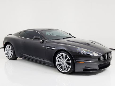 Used 2011 Aston Martin DBS Coupe RWD image 35